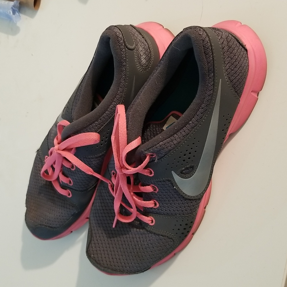 Nike womens size 9